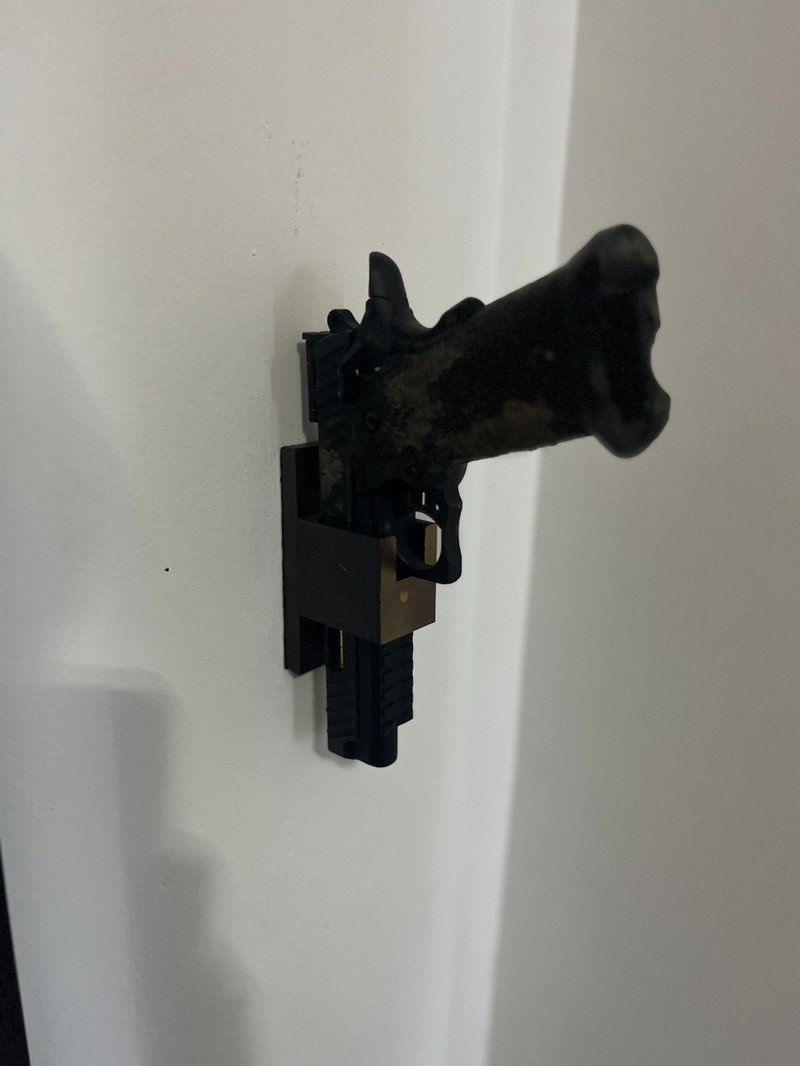 Image 1 for Pistol wall mount / rifle wall mount