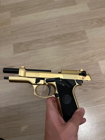 Afbeelding 2 van Gouden Berreta Pistol