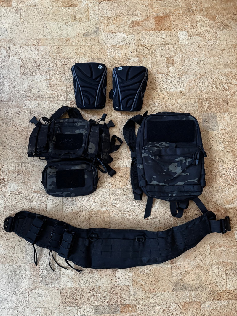 Image 1 pour Chest rig met backpack belt en knee laps
