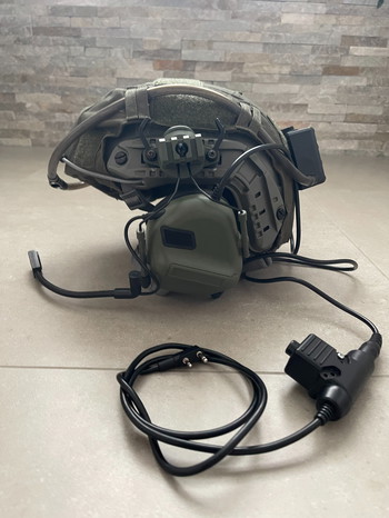 Imagen 2 de Complete set met Helm, headset, microfoon, Novritsch Defog, ESS Influx bril en Porto Baofeng uv-5r