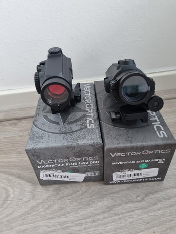 Imagen 2 de Vector Optics airsoft red dot & magnifier