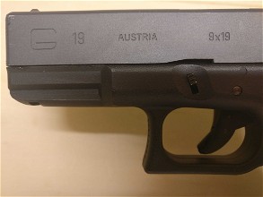 Image pour WE Glock 19 + 2 extra mags.