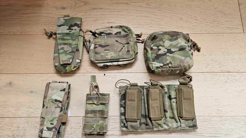 Image 1 for Diverse multicam pouches