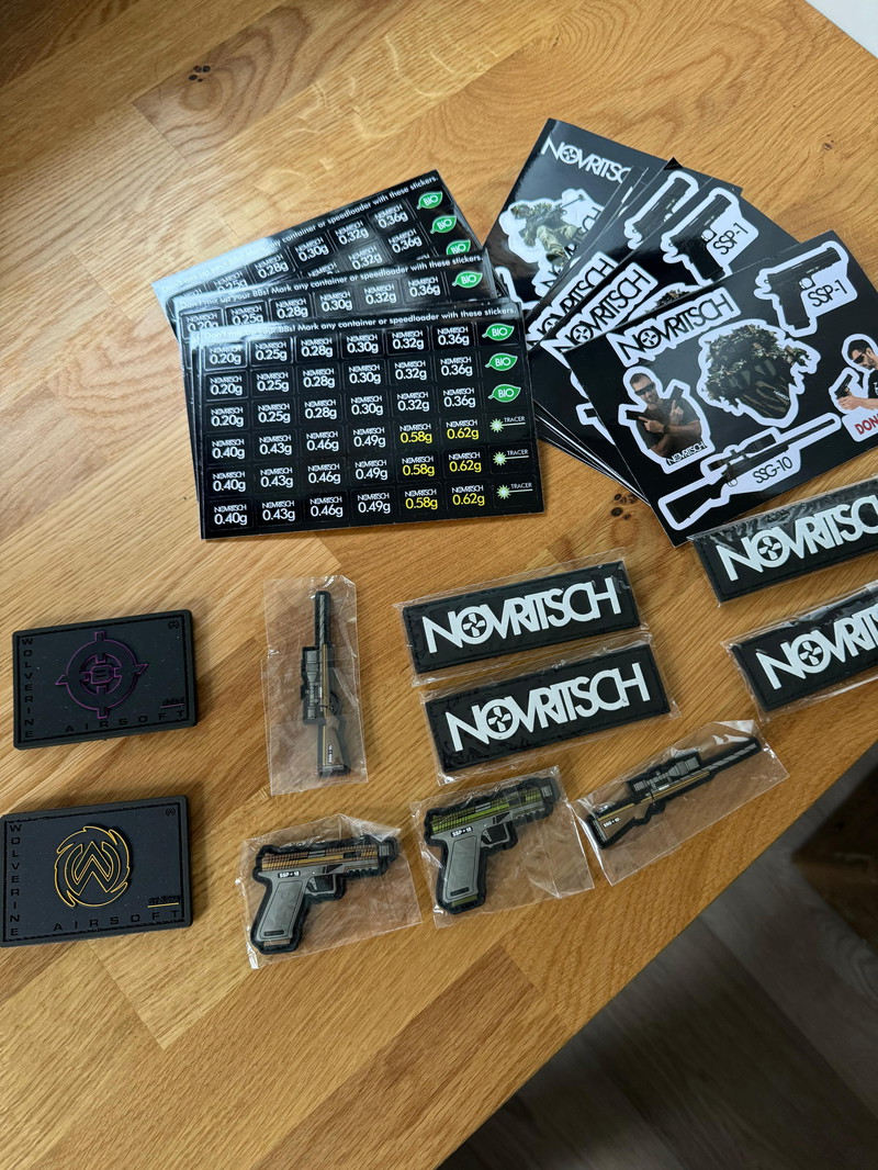 Afbeelding 1 van Novritsch patches en verschillende sticker vellen