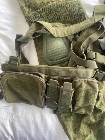 Imagen 5 de Invaders gear pants and top with vest, carrier and helmet