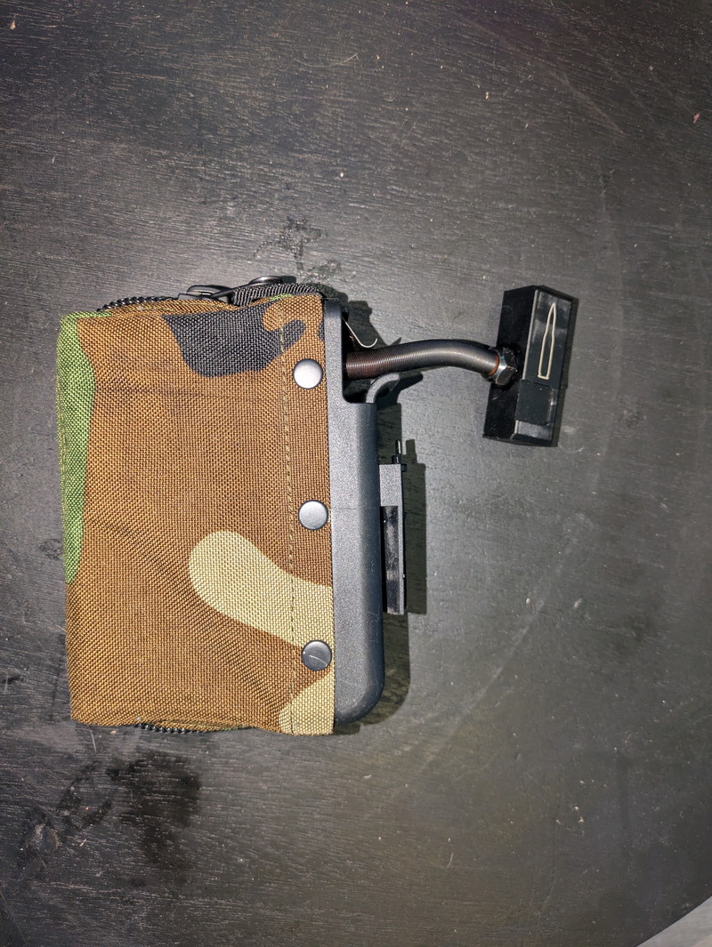Image 1 pour VFC M249 GBB 100rds Cartidge Pouch GAS BOX