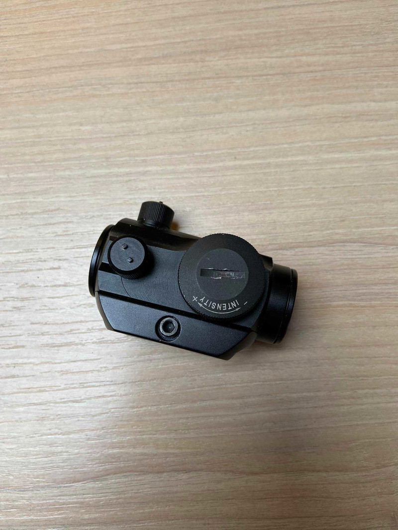 Image 1 for Red dot