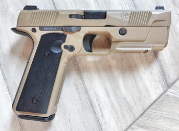 Bild 3 für EMG Hudson H9 Pistool FDE GBB