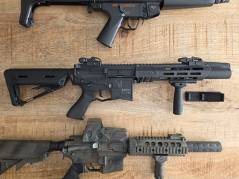 Afbeelding 3 van Te koop: Complete airsoft-collectie inclusief accessoires