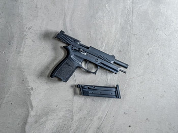 Image 3 for SIG SAUER M17 GBB (Black)