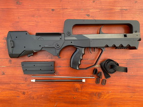 Afbeelding van Spring Powered Famas Softair 0,8 J, ab 18 Jahren