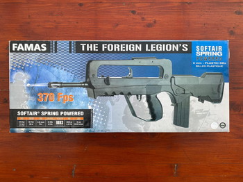 Afbeelding 3 van Spring Powered Famas Softair 0,8 J, ab 18 Jahren