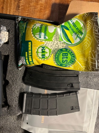 Bild 2 für AR15 Golden Eagle + reddot + 2 mags