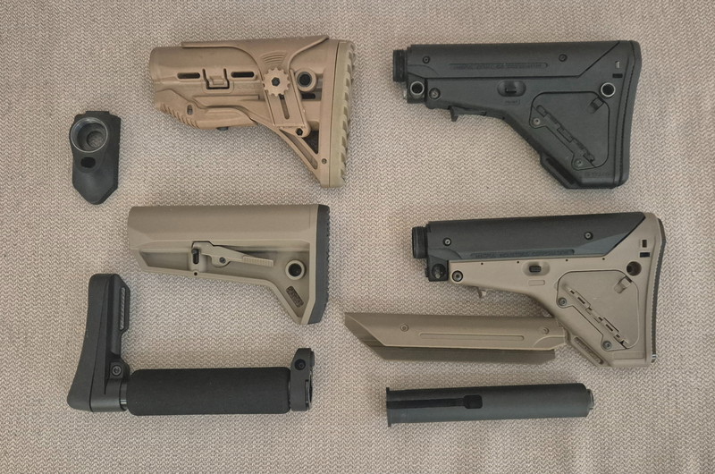 Bild 1 für Various M4/AR15 stocks