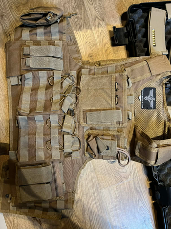 Afbeelding 5 van Tokio Marui SCAR L met bijhorende accessoires en gear.