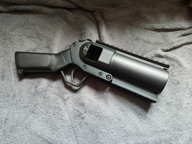 Image 1 for handheld grenade launcher