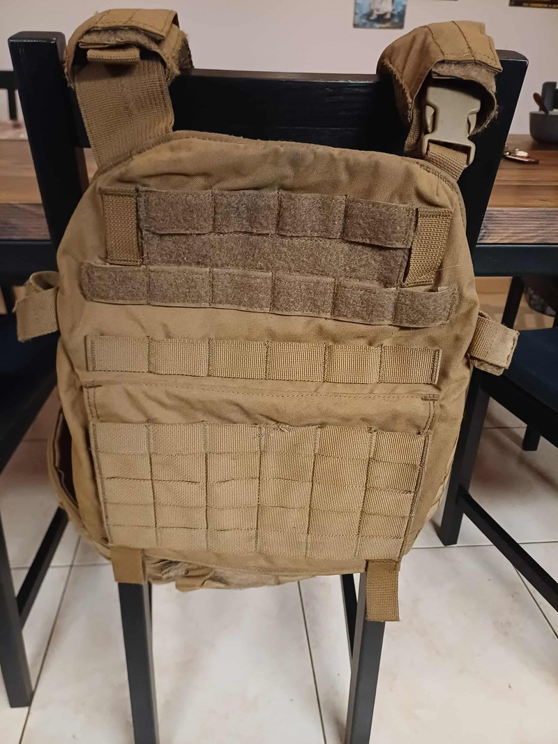 Image 1 pour Warrarior assault system plate carrier + pouches en tas