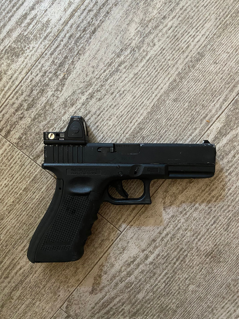 Image 1 for Glock 17 Gen4 met RMR sight