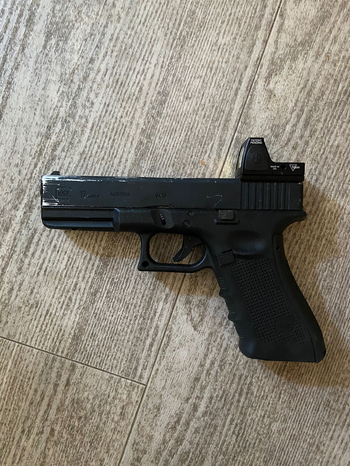 Image 2 for Glock 17 Gen4 met RMR sight