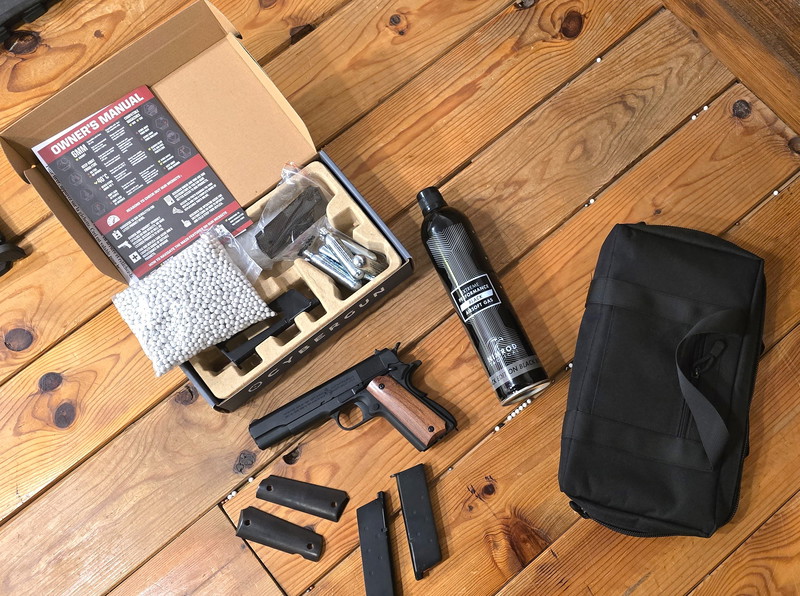 Image 1 for Cybergun Colt 1911 - Full Metal with Wooden Grips