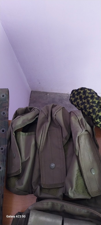 Afbeelding 2 van Combo chaleco molle completo verde mas complementos camuflaje woodland