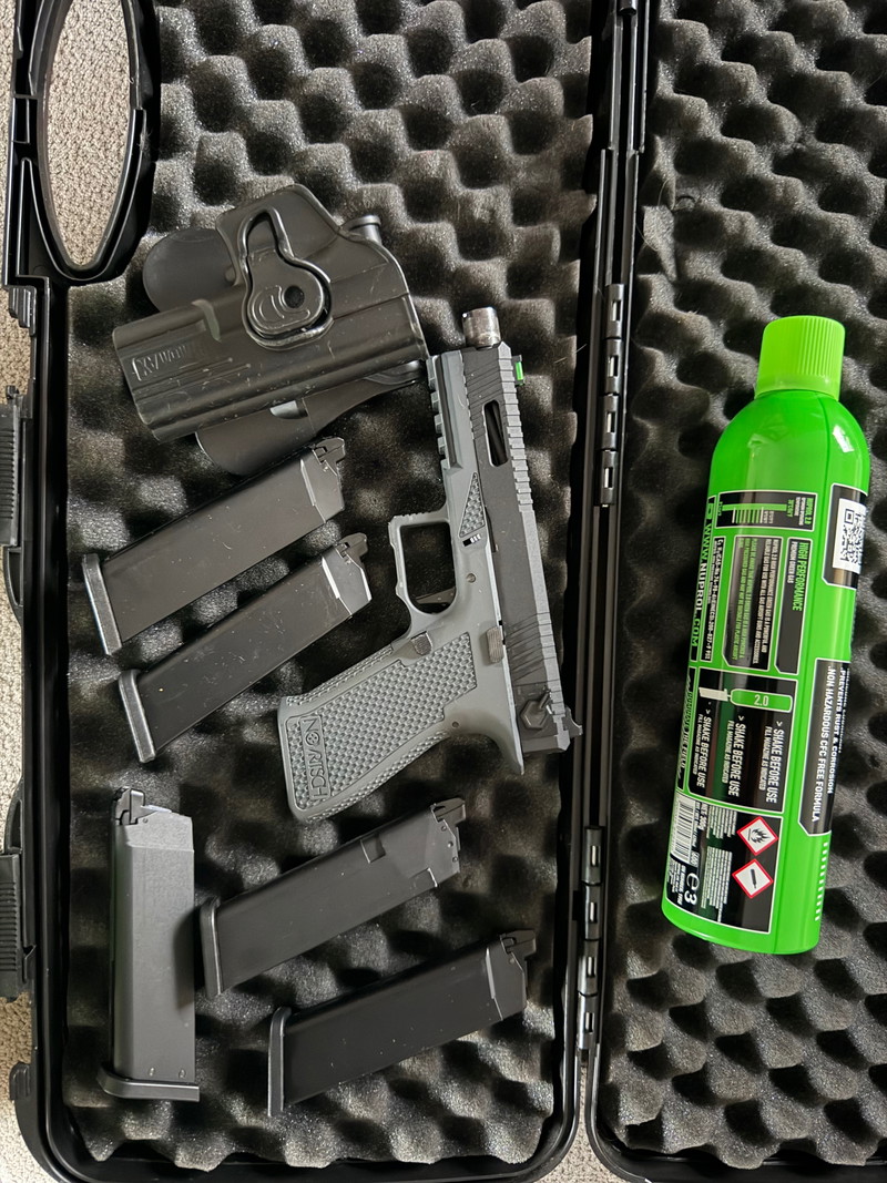Imagen 1 de SSP18 Glock 18 In goede staat incl 5 mags