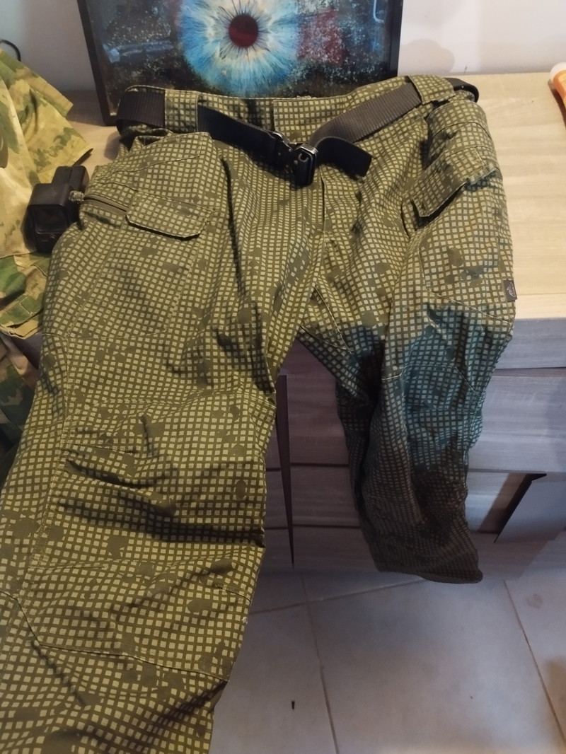 Imagen 1 de vend pantalon helikon taille 2xl regular camo desert night