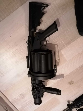 Bild 2 für Grenade launcher met 6 shells te koop