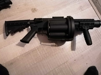 Bild 3 für Grenade launcher met 6 shells te koop