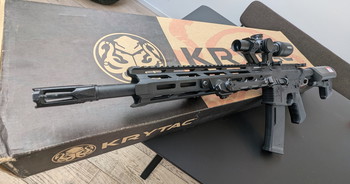 Afbeelding 2 van Zeer nette geupgrade Krytac Trident MKII AEG DMR met Titan Gate V2 Advanced