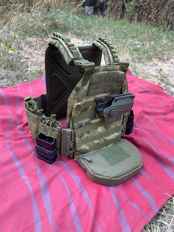 Bild 2 für Molle vest + drop down pouch + magazine pouches FG Camo