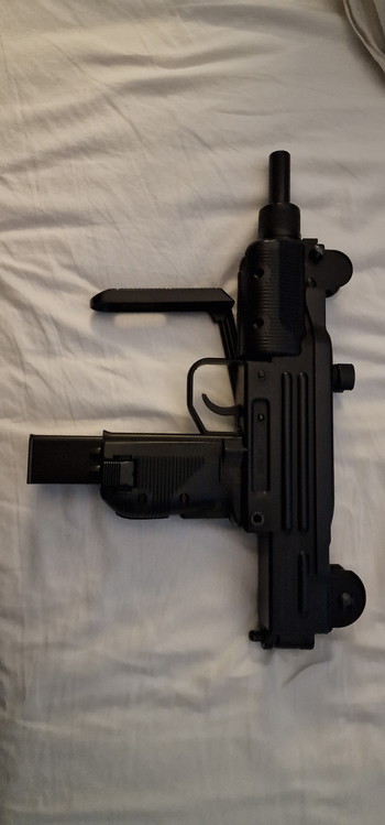 Bild 2 für Uzi co2 full auto and single shot