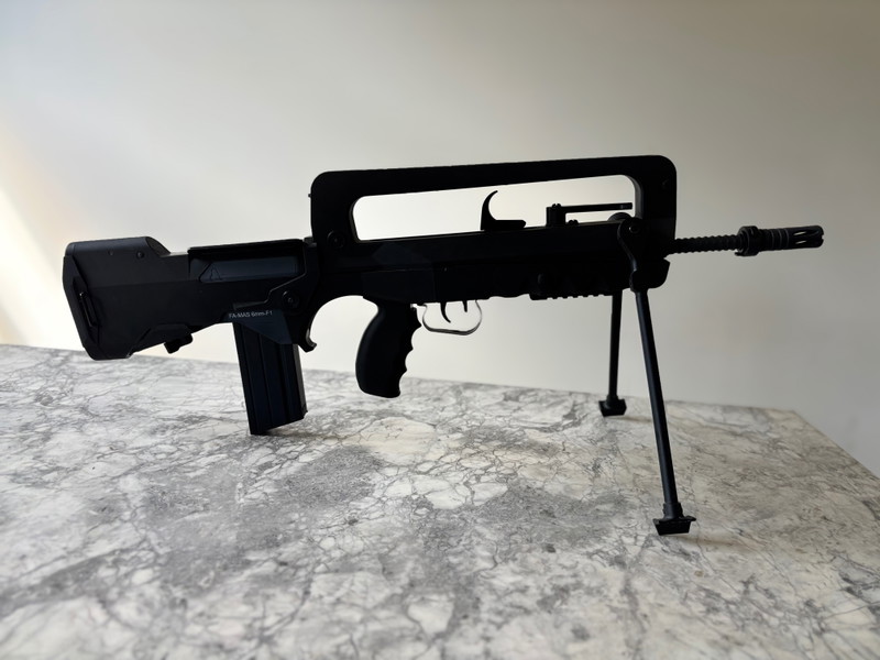 Image 1 for FaMAS F1 EVO  |  Cybergun  |  AEG