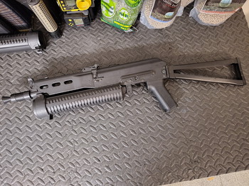 Bild 3 für CYMA PP-19 Bizon - Professioneel geüpgraded - 1,1J - High rate of fire - Uitstekende staat