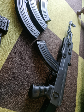 Bild 3 für Metal body AK + veel mags