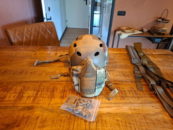 Bild 2 für Emerson helm + facemask