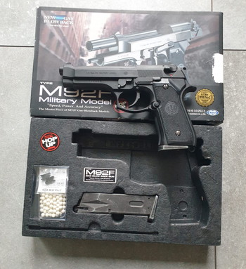 Afbeelding 4 van Tokyo Marui M92F Military met 2 mags ( new in the box)