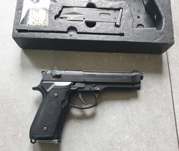 Afbeelding 5 van Tokyo Marui M92F Military met 2 mags ( new in the box)