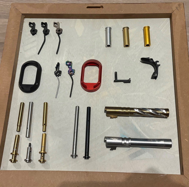 Afbeelding 1 van T/M Hi capa items