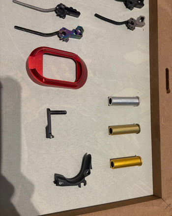 Afbeelding 5 van T/M Hi capa items