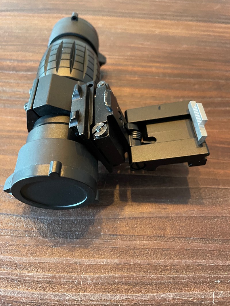 Image 1 for 3x magnifier flip-up scope