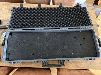 Image 2 pour nuprol case cl met pluk foam
