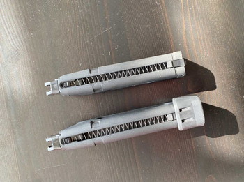 Afbeelding 2 van Te koop 2 glock 17 gen 4 c02 magazijnen