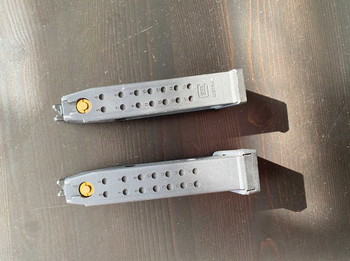Afbeelding 3 van Te koop 2 glock 17 gen 4 c02 magazijnen
