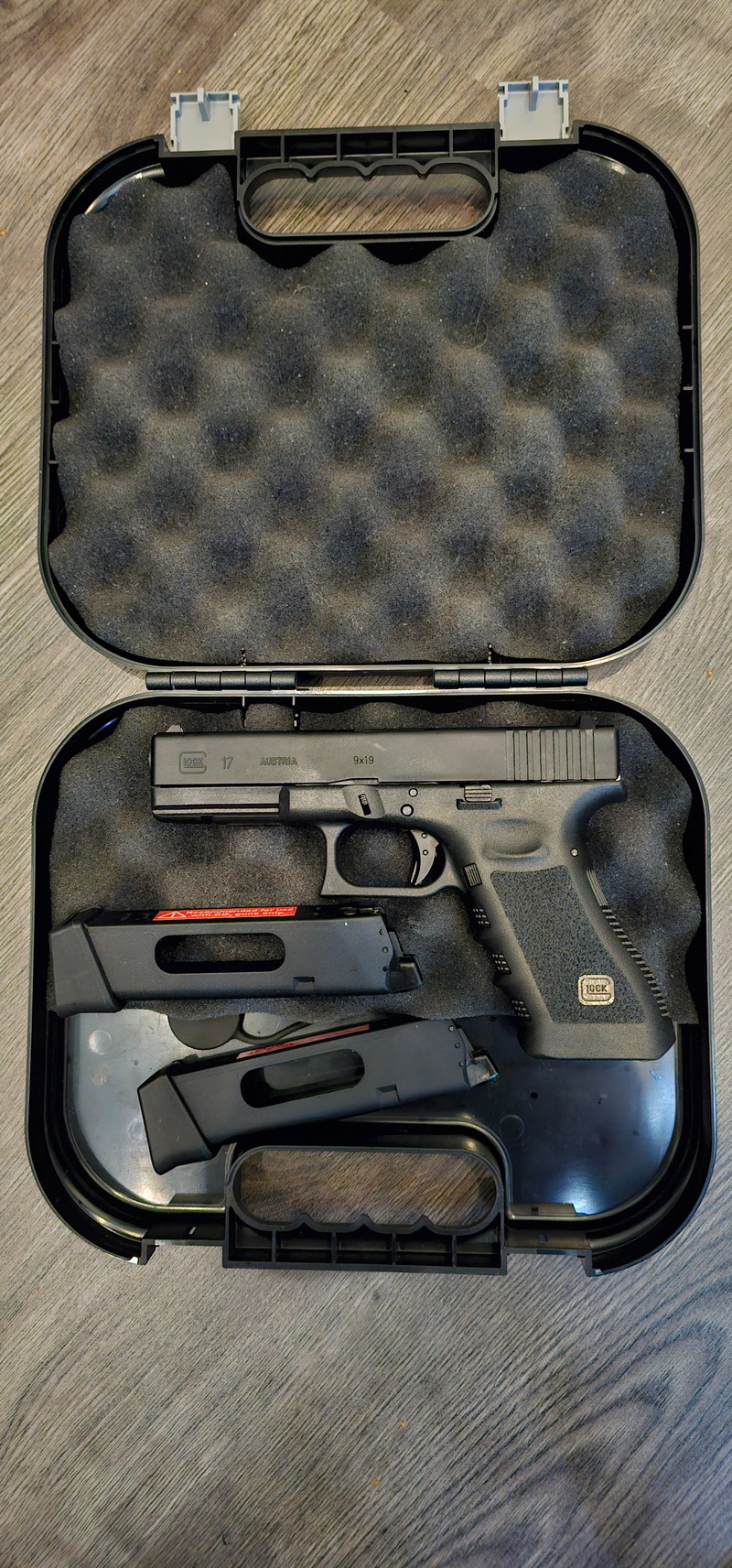 Bild 1 für Glock 17 GEN3 Deluxe | CO2 | Umarex met extra co2 magazijn