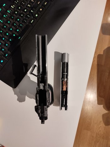 Afbeelding 2 van Hi Capa met 'Kayn' grip sticker