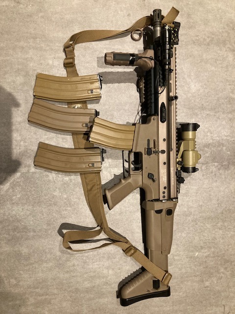 Bild 1 für Fn scar inclusief alle accessoires