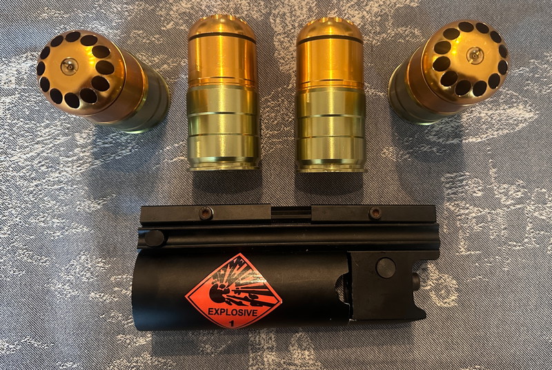 Image 1 for Lance grenade court + grenades 40mm