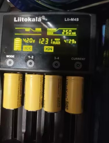 Image 2 pour 18350 3,7volt 1100mAh rechargeable battery NEW!