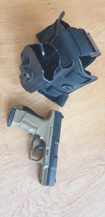 Bild 2 für Uramex Walther p99 DAO CO2 incl. beenholster